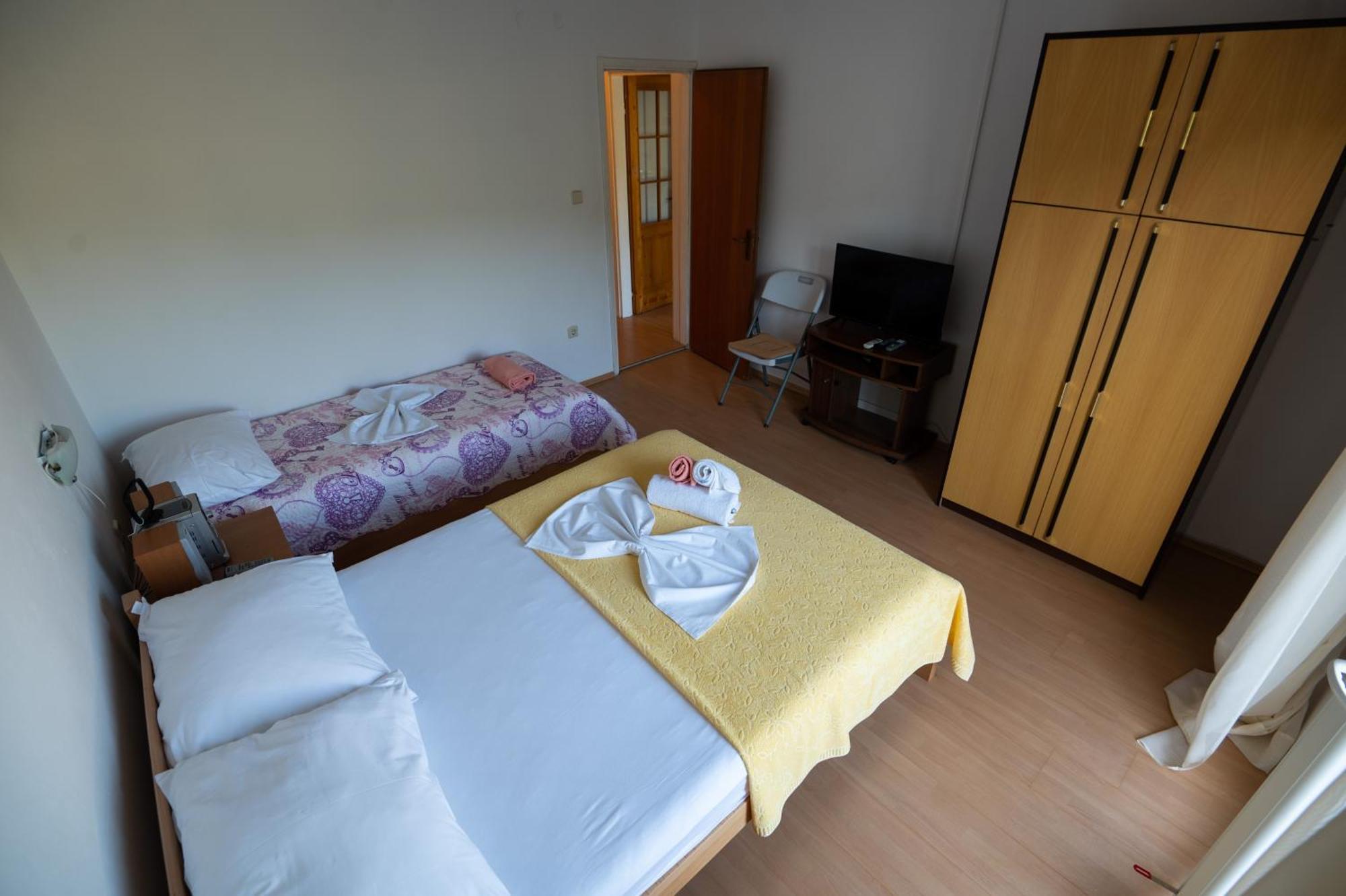 Marina'S Apartments Ražanac Zimmer foto